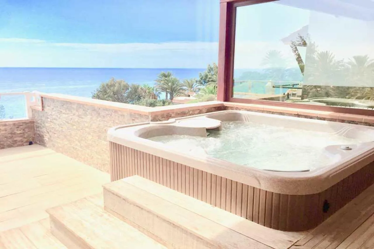 Suite Hotel Marina Playa Esquinzo 0*,